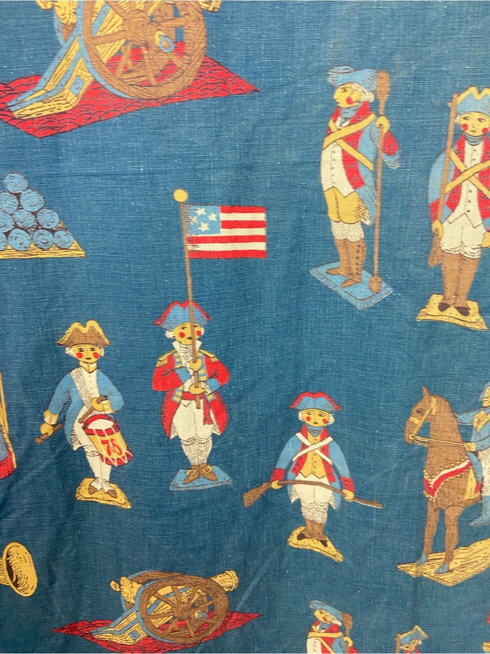 Vintage 1976 Bicentennial Colonial Revolutionary War Americana Fabric 88x56